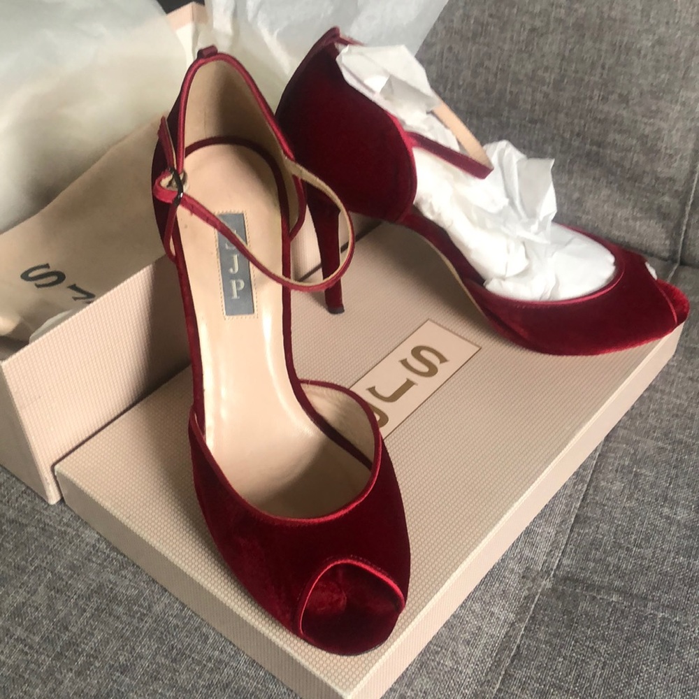 SJP cranberry velvet Ursula pump 39 1/2